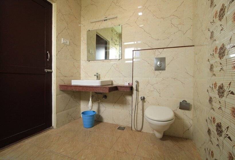 هتل Pondy Southern Residency