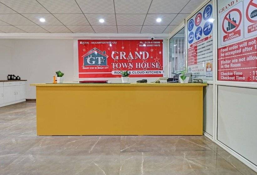 בית מלון כפרי Treebo Grand Town House