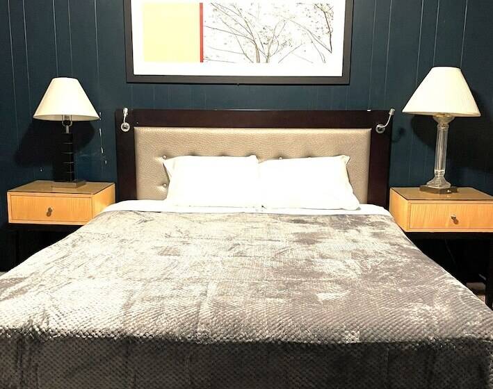 James Motel