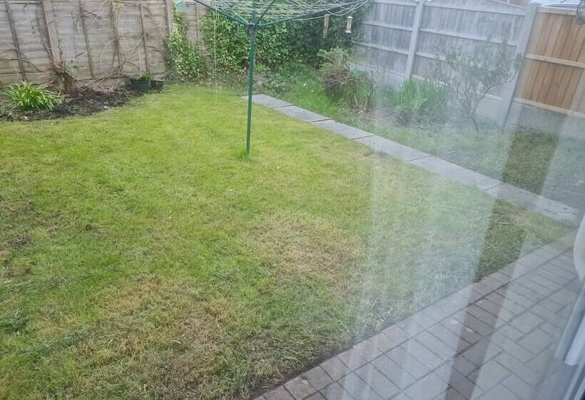 レジデンス Immaculate 3 Bed House With Free Parking In Bolton