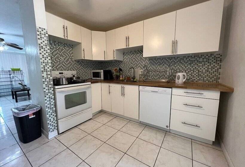 هاستل Hallandale Beach Motel With Free Parking And Full Kitchen ! No Extra Fees! Accepting Cash!