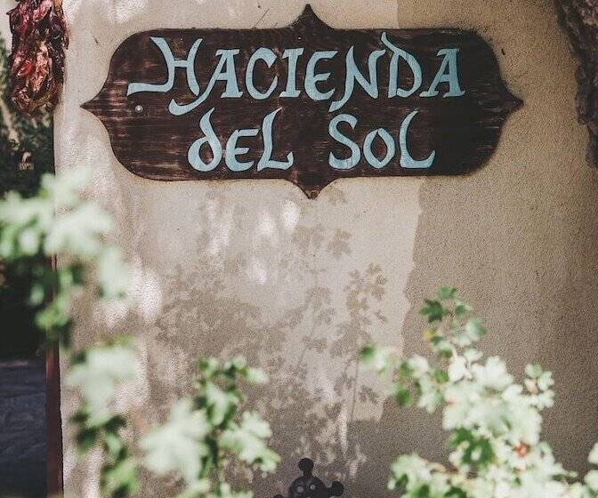 تختخواب و صبحانه Hacienda Del Sol