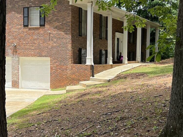 تختخواب و صبحانه Urban Lake House