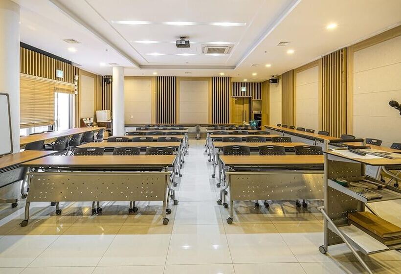 بنسيون Gapyeong Jh Poolvilla & Glamping