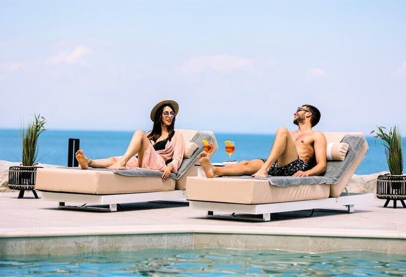 فندق Akrotiri Olympus Luxury Suites   Adults Only