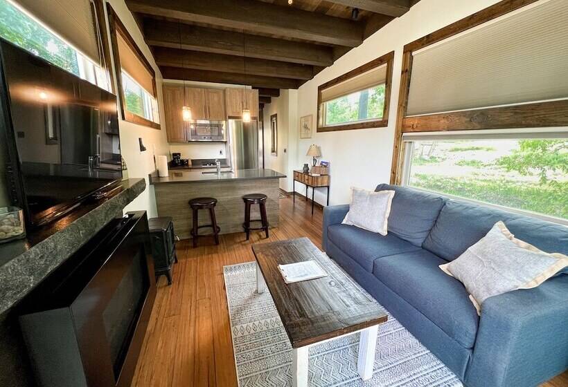 فندق Cedar Creek Lodging & Rv Park