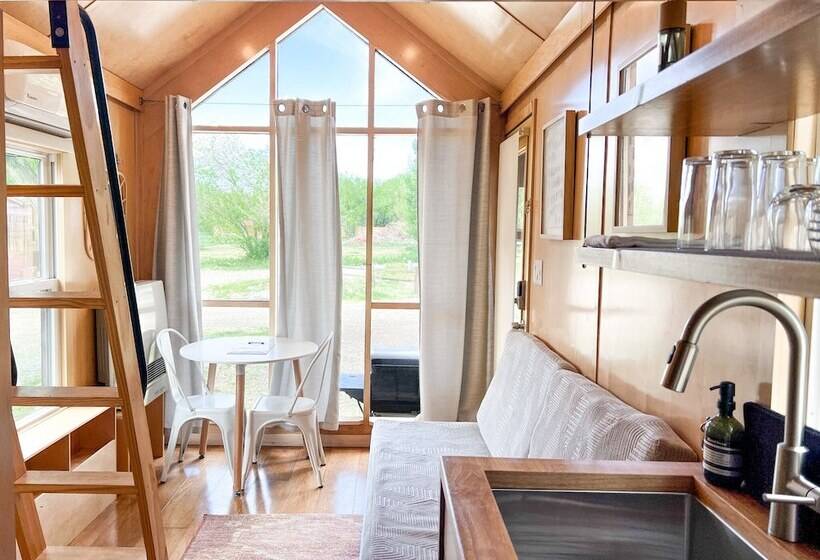 فندق Cedar Creek Lodging & Rv Park