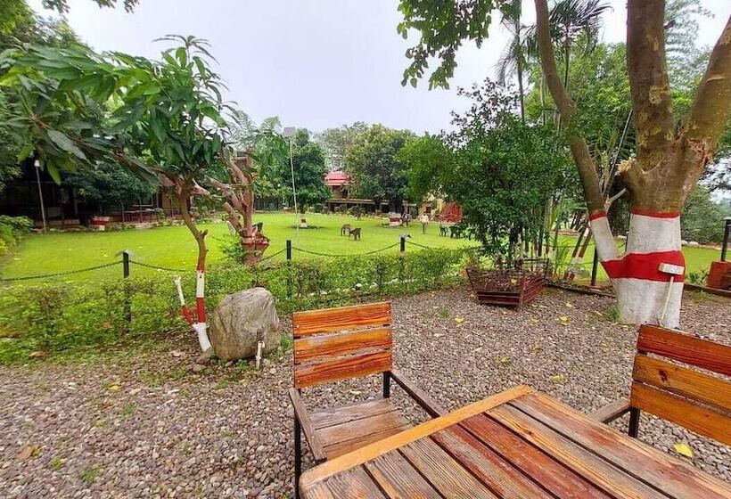 ホテル Corbett Tiger Tejomaya Resort