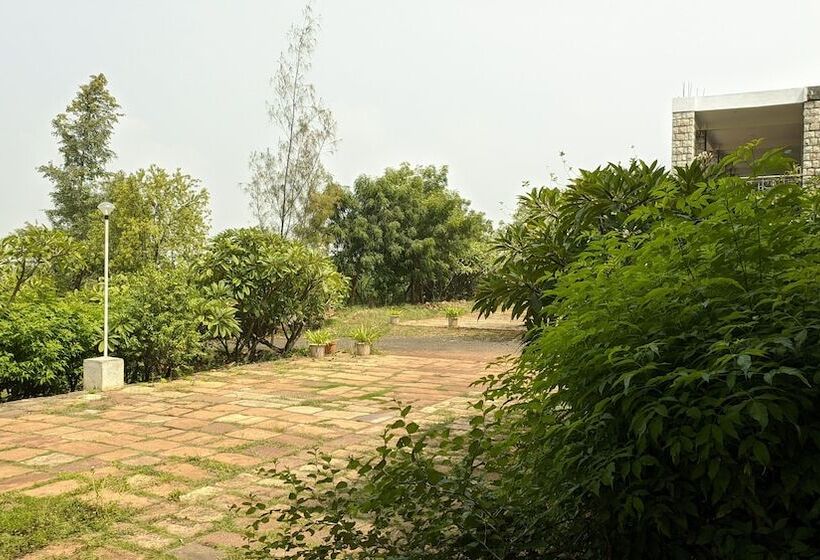 בית מלון כפרי Kanthi Resorts Badami