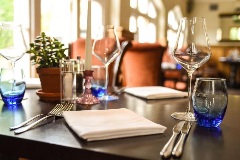 ホテル Oakley Court