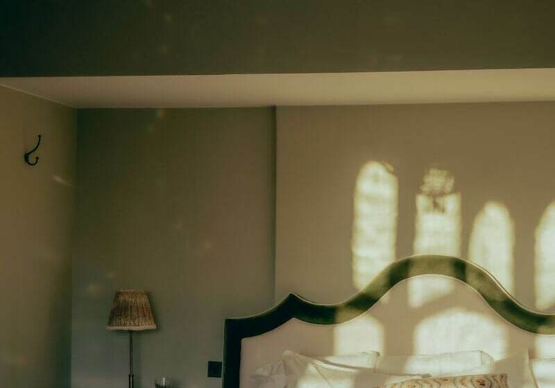 ホテル Oakley Court