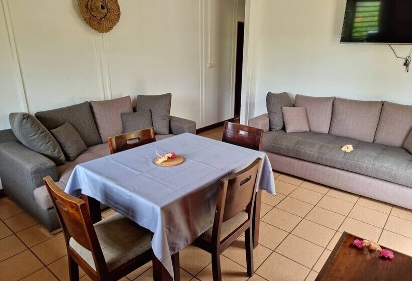 هتل Oasis De Kiamu