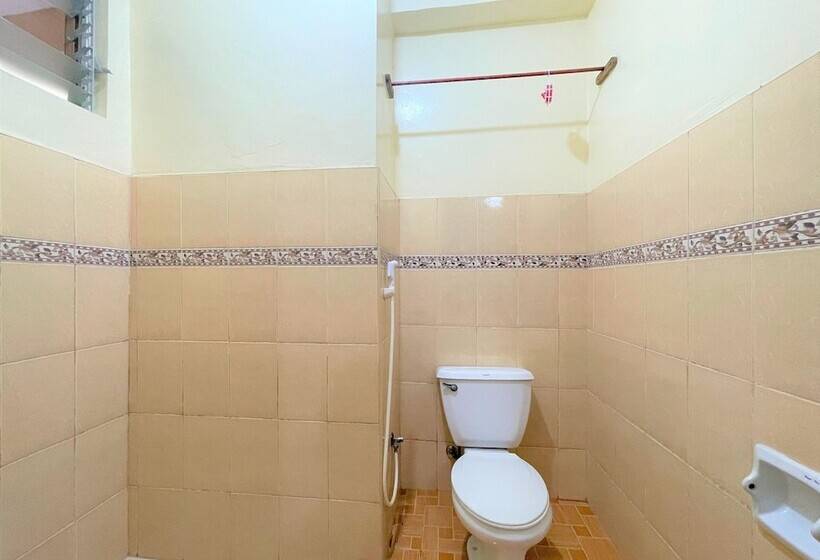 בית מלון כפרי Oyo 876 Escurel Inn Boracay