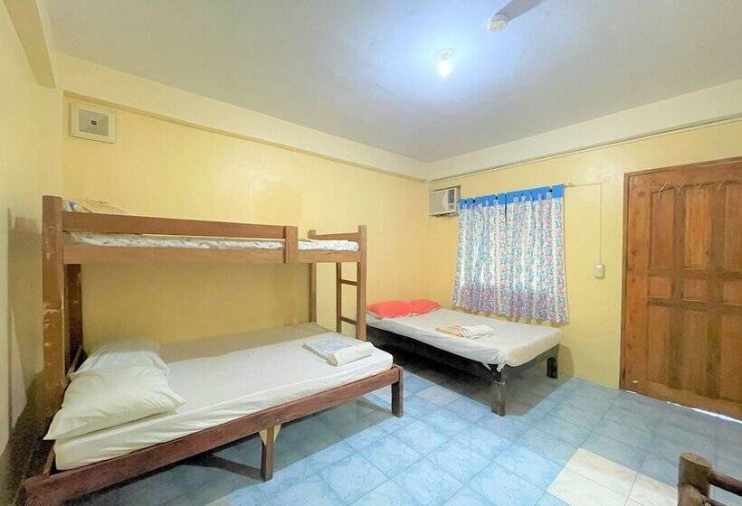 בית מלון כפרי Oyo 876 Escurel Inn Boracay