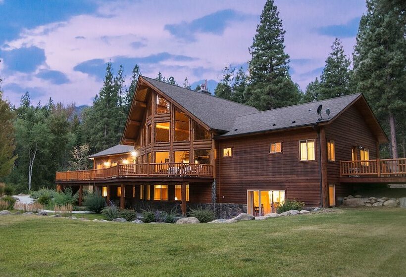 Отель Pineview Lodge