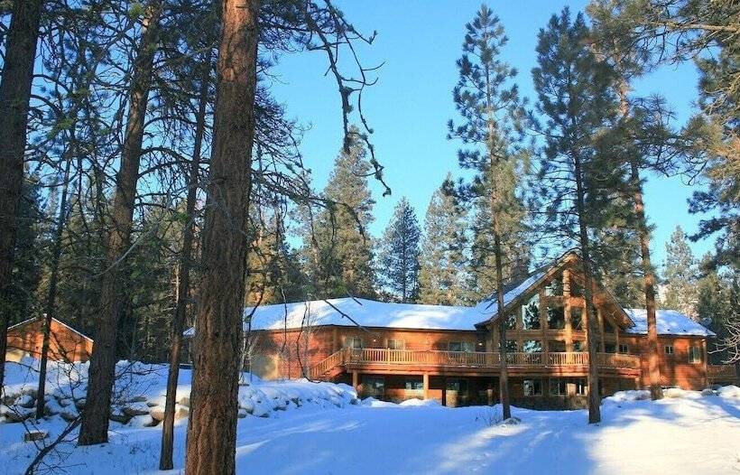 Отель Pineview Lodge