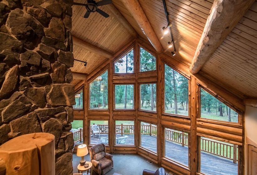 Отель Pineview Lodge