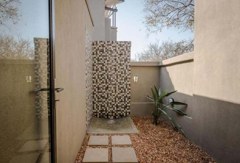 ホテル Safari Moon Luxury Bush Lodge