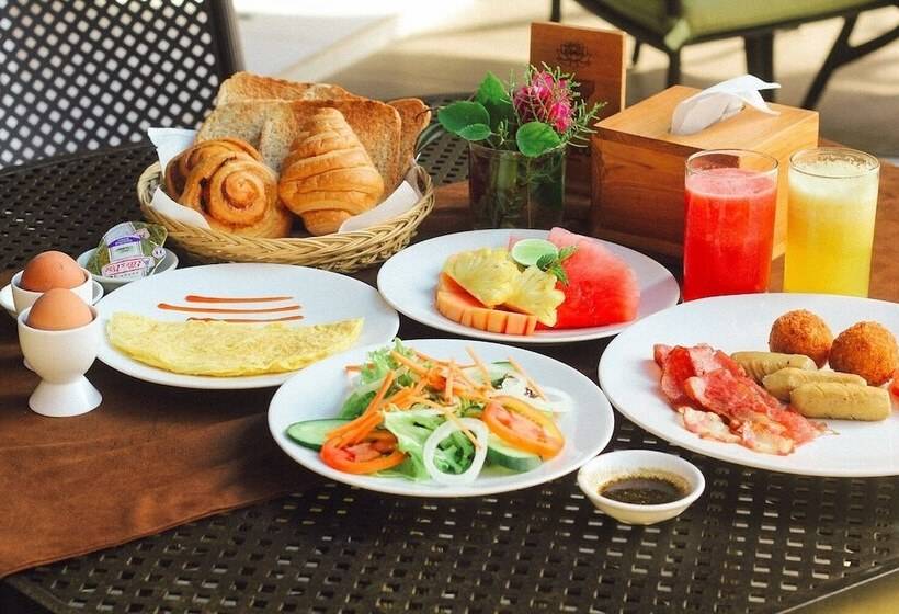 Отель The Tunjung Boutique Resort