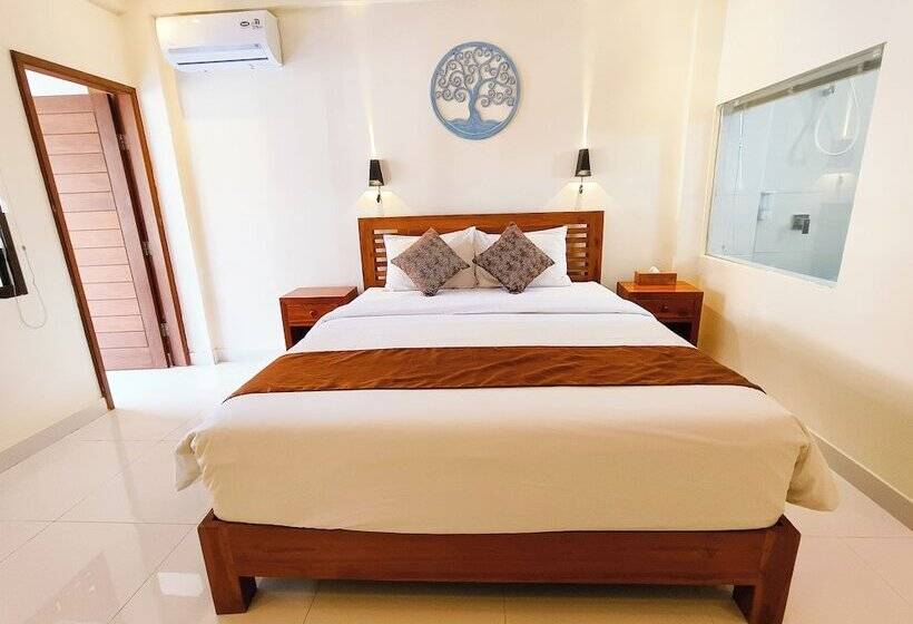 Отель The Tunjung Boutique Resort