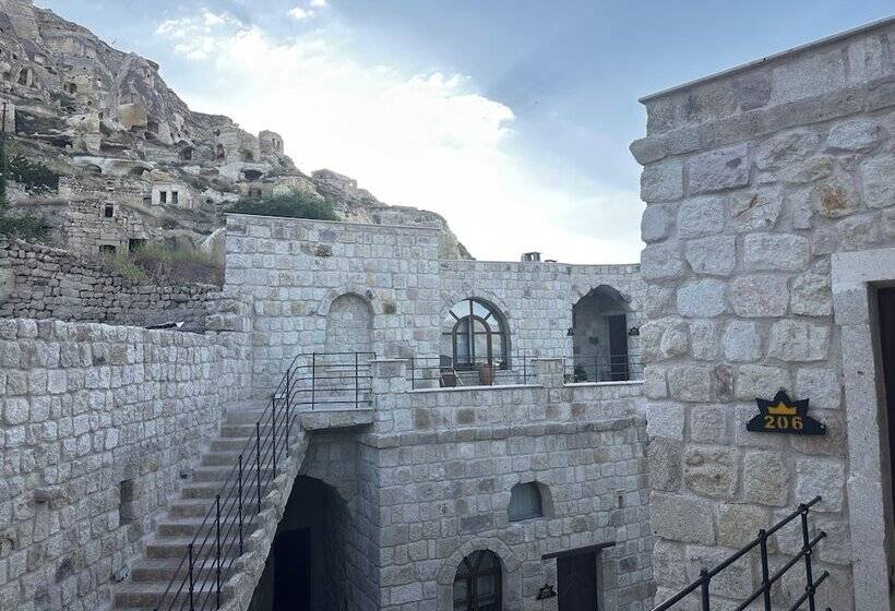 هتل Under Cave