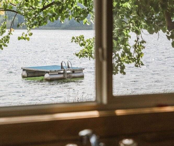 בית מלון כפרי Walters Resort On Lake Ida