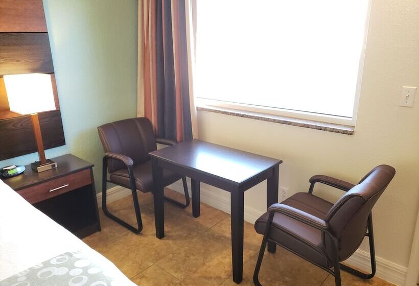 فندق على الطريق Oceanfront Inn And Suites