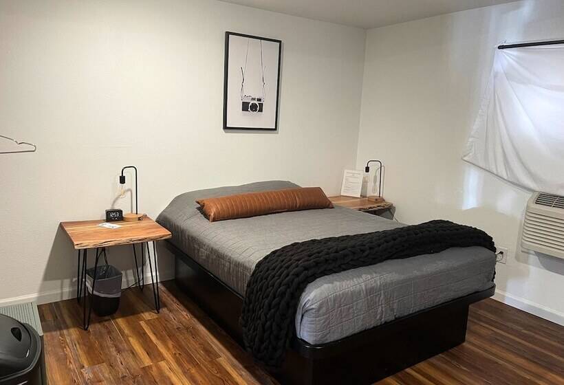 Мотель Trailhead Cabins & Lodging