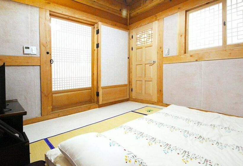 بنسيون Jeonju Doldamjip Hanok Stay