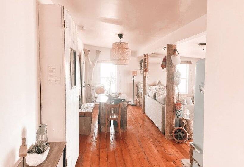 펜션 Little Bird Inn