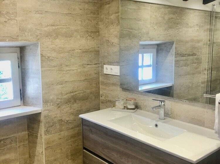 پانسیون Masia Mimosa