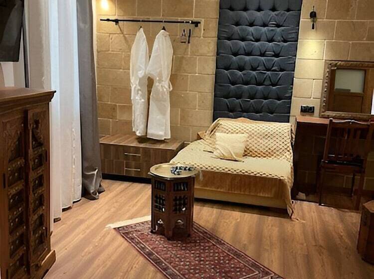 پانسیون Utopia Luxury Suites