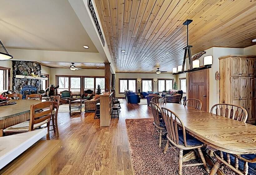 Ravensong Lodge