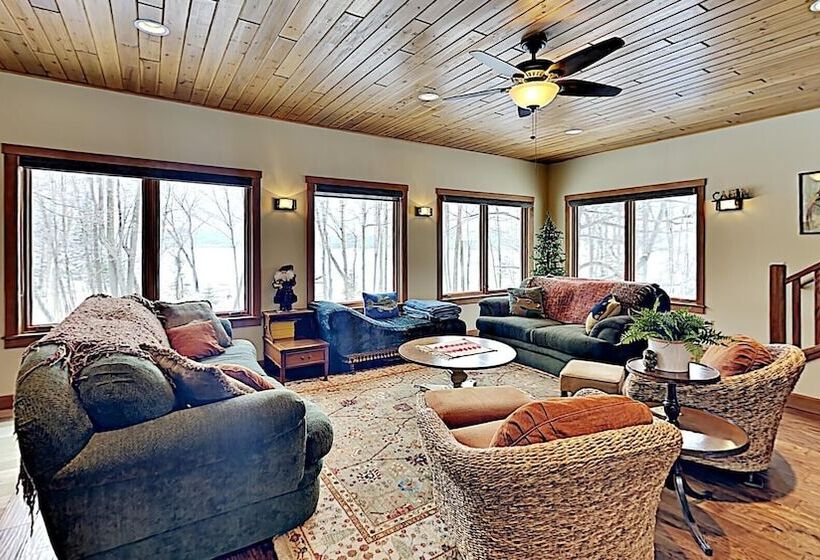 Ravensong Lodge