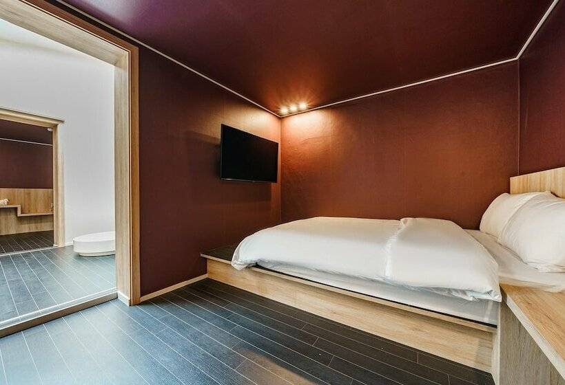Suwon Movie Motel