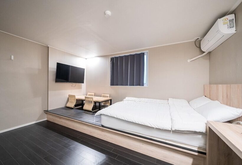 Suwon Movie Motel