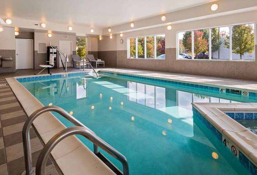 فندق Best Western Plus Boardman Inn & Suites