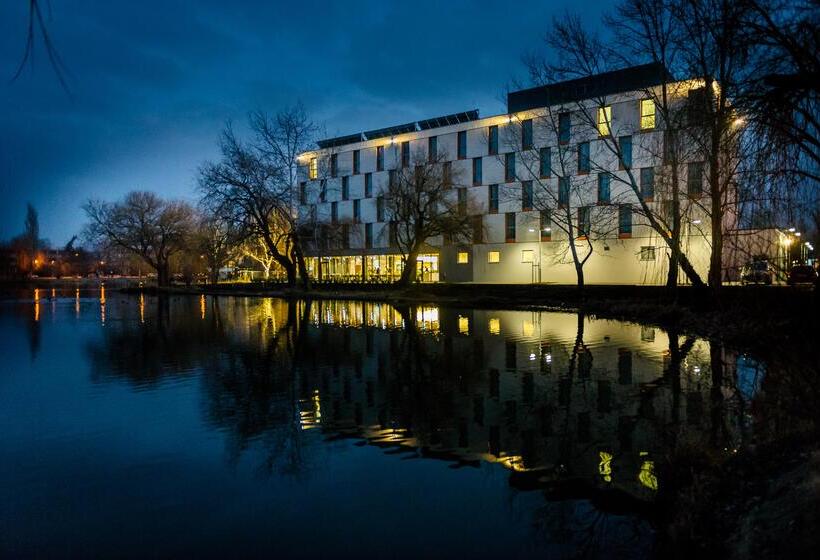 هتل Best Western Plus Lakeside