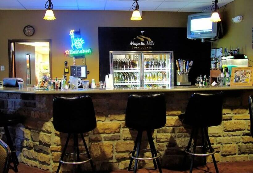 فندق Cobblestone Inn & Suites   Denison | Majestic Hills