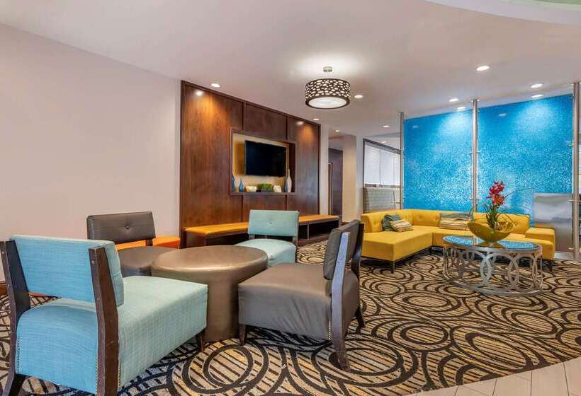 هتل Comfort Suites Fort Lauderdale Airport South & Cruise Port