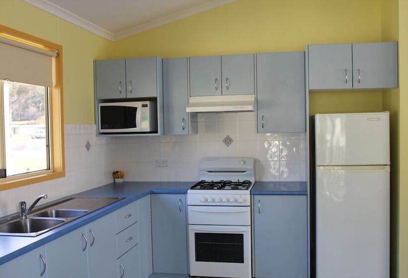 Отель Eden Gateway Holiday Park