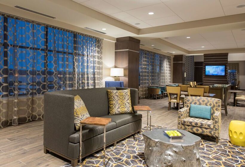 هتل Hampton Inn & Suites Grand Rapids Downtown