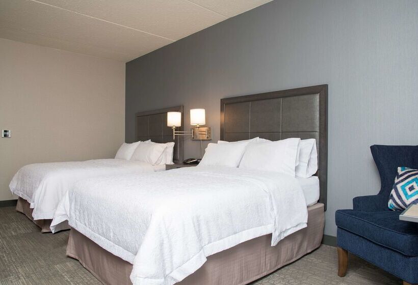 هتل Hampton Inn & Suites Grand Rapids Downtown
