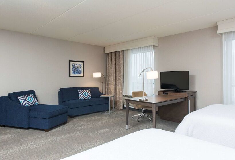 هتل Hampton Inn & Suites Grand Rapids Downtown