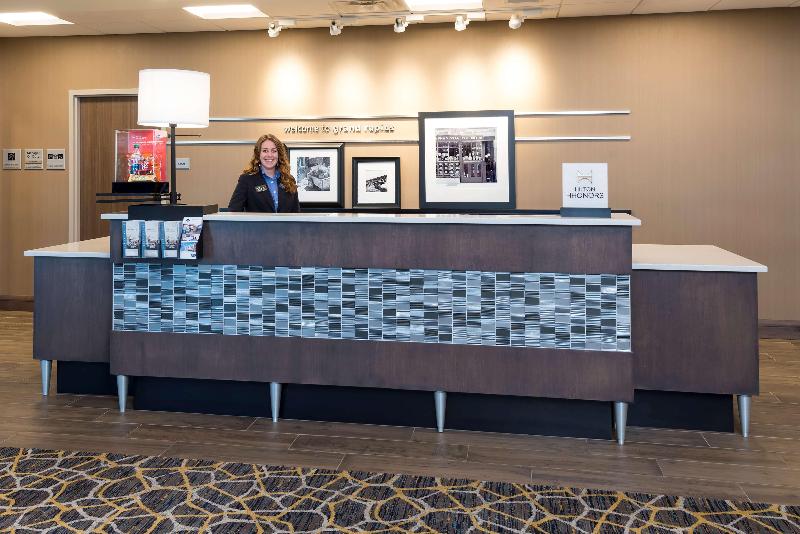 هتل Hampton Inn & Suites Grand Rapids Downtown
