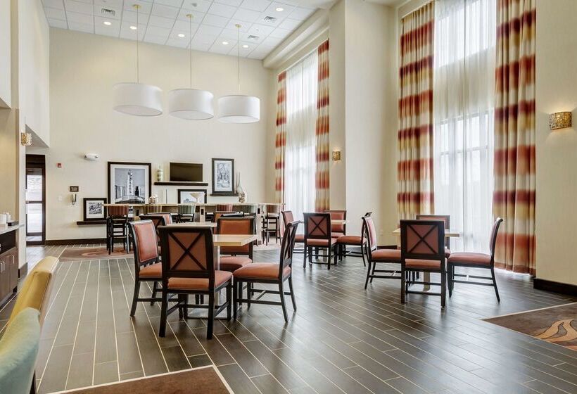 ホテル Hampton Inn Poplar Bluff