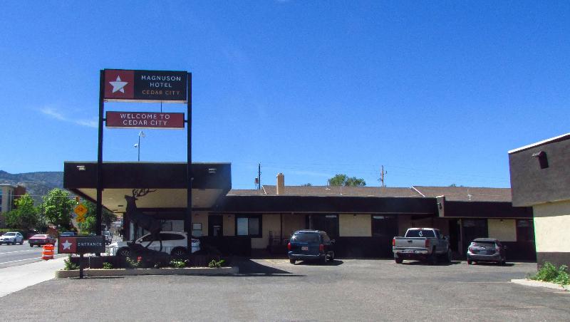 هتل Magnuson  Cedar City