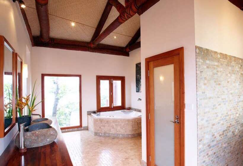 هتل Nanuku Resort Fiji