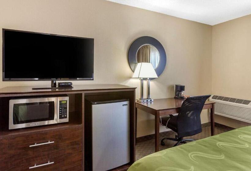 בית מלון כפרי Quality Inn