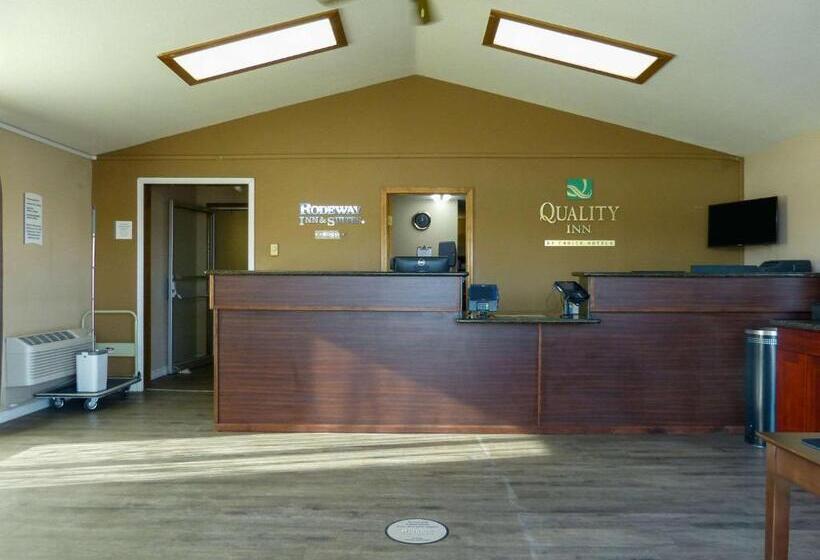 בית מלון כפרי Quality Inn